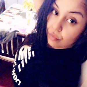 Meet your Posher, Candi